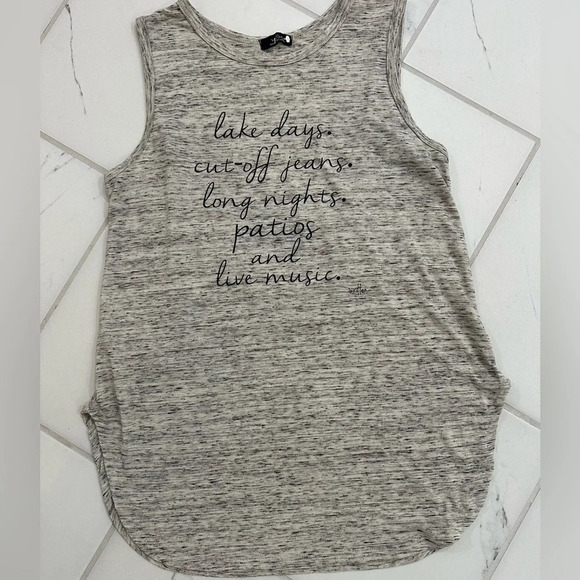 Lake Days Women’s Size Medium Gray Graphic Tee Tank Round Bottom Hem - Picture 1 of 5